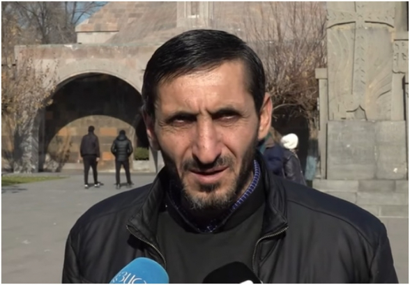 Ոմանցից ալկոհոլի հոտ էր գալիս, հայհոյախառն բառերով ծեծում էին Մայր Աթոռի դուռը, իսկ մենք պաշտպանում էինք. Տեր Սարգիս (տեսանյութ)